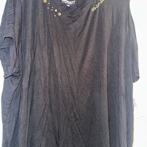Torrid Black Short Sleeve Tee with Gold Accents